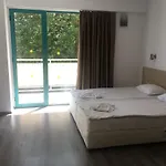 Hotel Largo 2*