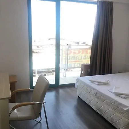 Largo Готель 2*