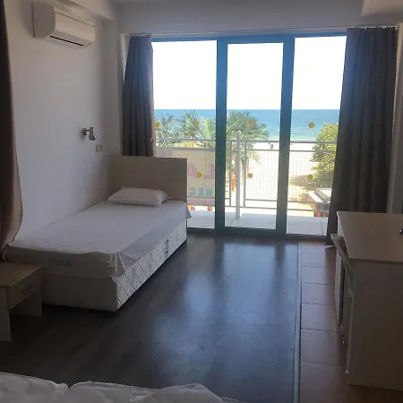 Готель Largo 2*