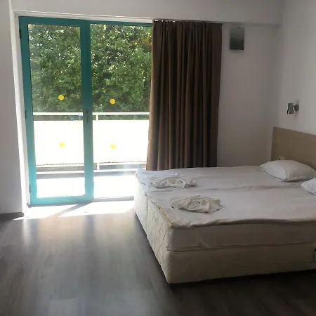 Готель Largo 2*